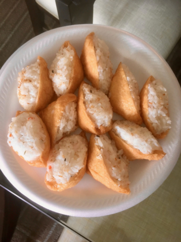 Inarizushi – sushi rice stuffed in tofu pouches