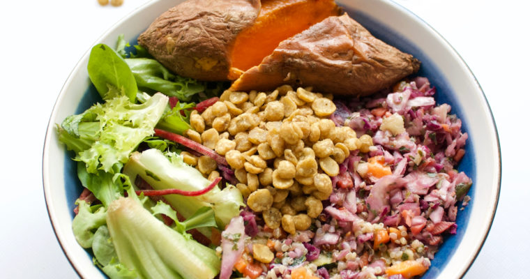 How to Make an Easy Plant-Based Salad Bowl