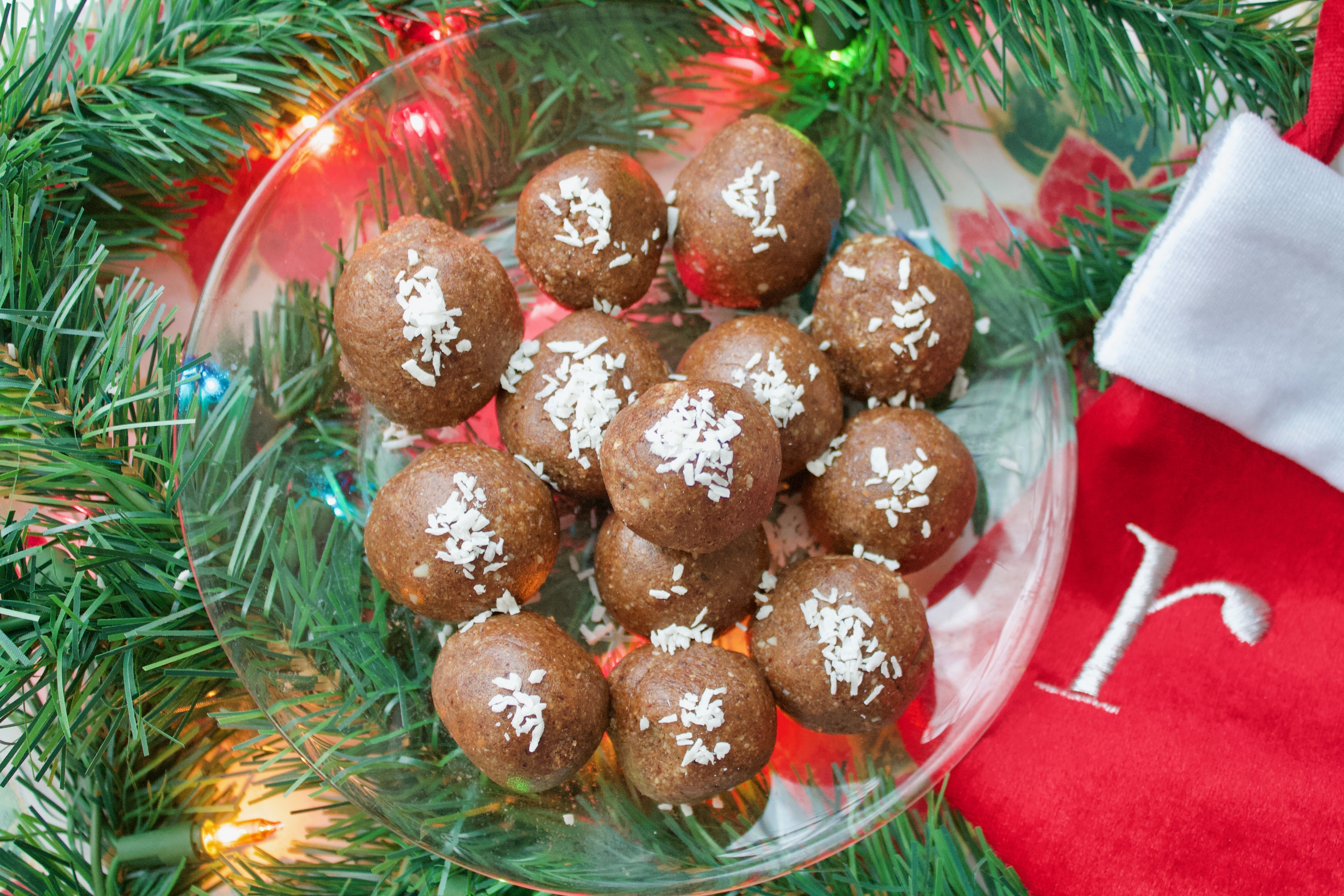 Vegan Christmas Pudding Energy Balls